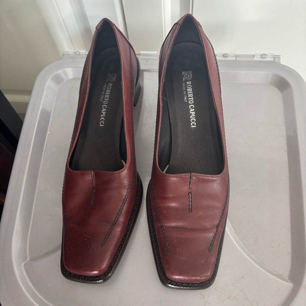 Roberto Capucci Burgundy Square Toe Pumps